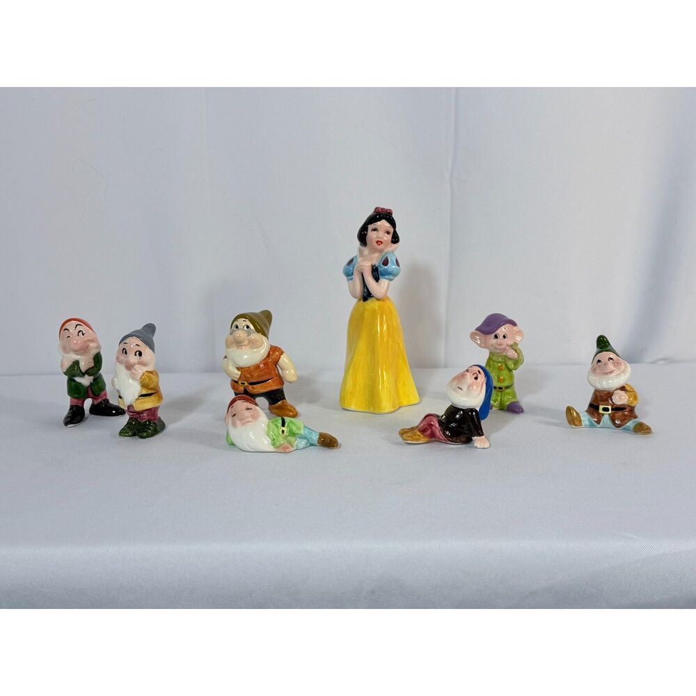 VTG WALT DISNEY PRODUCTIONS SNOW WHITE AND THE 7 DWARFS FIGURINE SET Japan